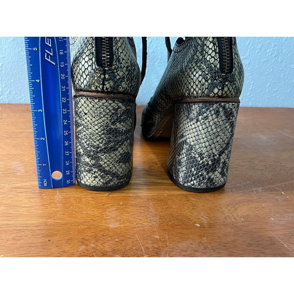 Freebird Leather Lace Up Ankle Boots Size 8 Snake Print Chunky Heels Western - Picture 7 of 10